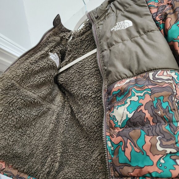 Boys 4t north face reversible jacket - Picture 2 of 4